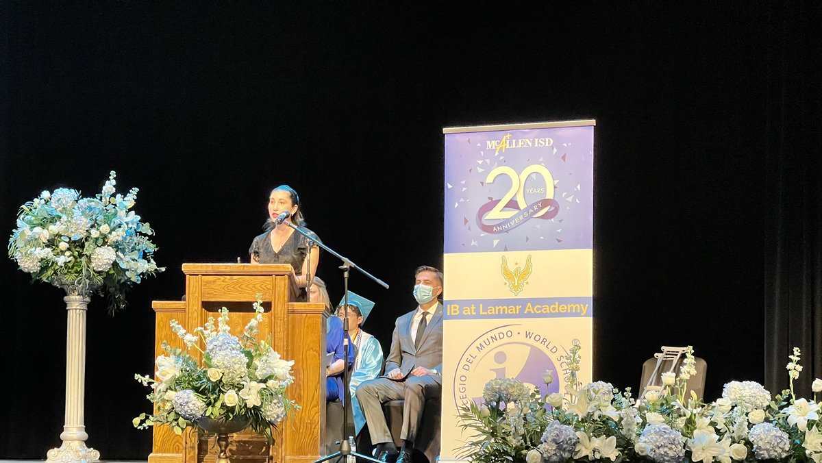 956Forina's tweet photo. Congratulations to the @lamar_academy 2022 #UpsilonClass graduates!! @PrincipalNino @DrGonzalez8 @sofia38 https://t.co/CWPfFjy7qH