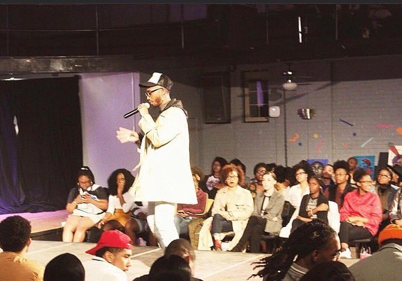 MIKIELTWELVE's tweet photo. Remember Me With A Mic In My Hand🎤🗣🧠#ProfessorRosco
https://t.co/IKdaNaY5r6
#DigitalWalletGang #Rapper #Author #Educator #Explore #Photography #Crypto #Nft #Artist #photography https://t.co/EWA9kPtzrE