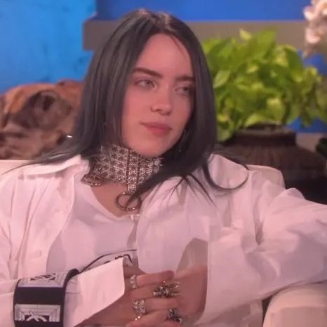 safseilish's tweet photo. billie eilish. https://t.co/sdTwU9YJjf