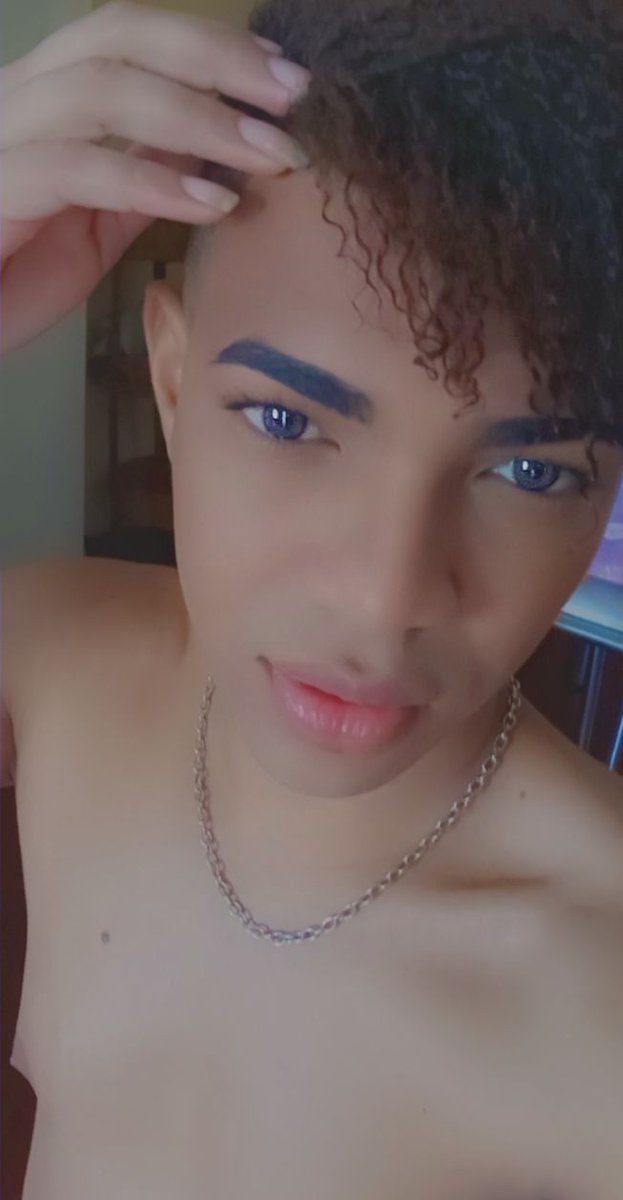 Não há nada de errado em amarmos quem realmente somos, mesmo com todos nossos defeitos. Cultive o amor-próprio e, dessa forma, você sempre estará bem de verdade. Tenha orgulho de cultivar esse amor, bata no peito e grite para quem quiser ouvir: EU ME AMO!😍😘