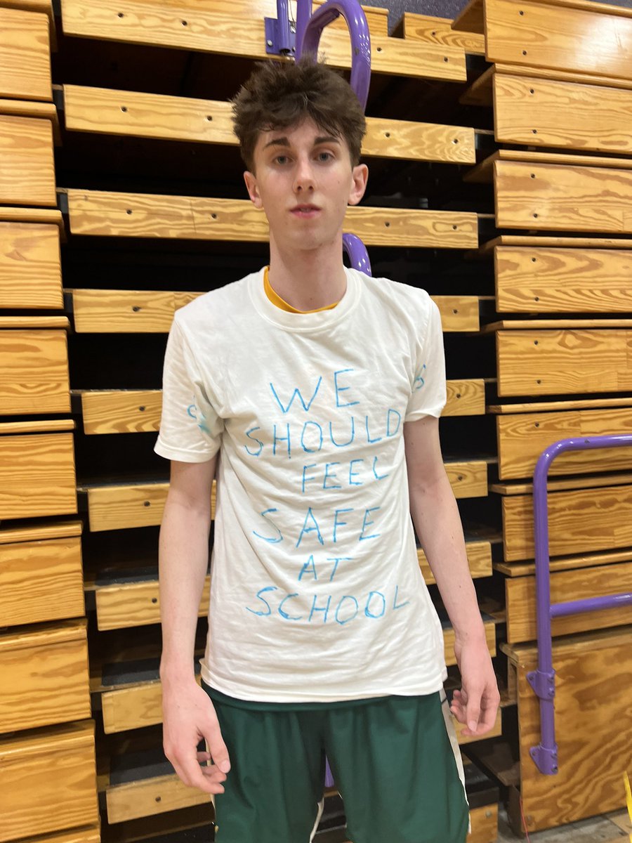 xumuskie99's tweet photo. Here’s your @gmcsports Men’s Volleyball Player of the Year. Student-athlete-LEADER. Proud to have him represent the @AvesAthletics #weshouldfeelsafeinschool #Uvalde @AvesMensVB https://t.co/J45JR8pXi8