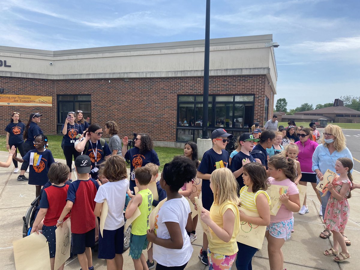 MrKilian_SRE's tweet image. What a great day for SRE!!!! Our olympians did an amazing job. #SRECommunity #proudprincipal