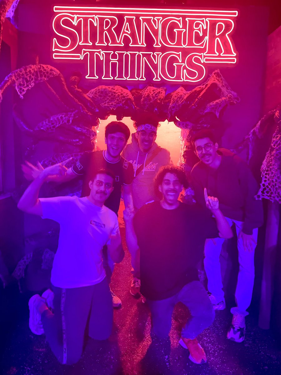 fasoleyya's tweet image. الايفنت الرهيب للعرض الحصري والاول لمسلسل #StrangerThings من ابداع @NetflixMENA 😍🔥