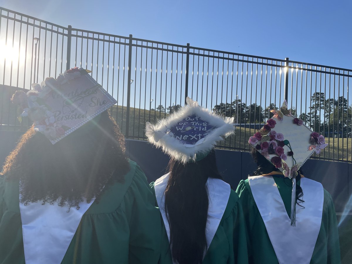 DrBrownEDU's tweet photo. It’s Always a Great Day To Be A Mighty Lion @SPRINGHIGHLIONS @SpringISD Lions Lead The Way!🎓#WeAreSpring #SpringPride #Graduation2022 @ResendizEDU https://t.co/kLHBwEZIFa