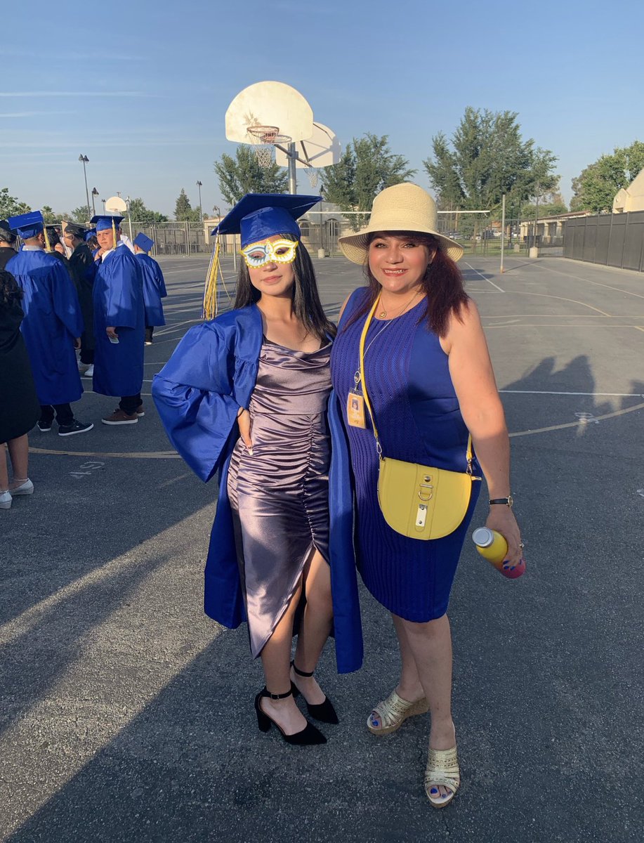 Perales_Science's tweet photo. Thomas Jefferson Middle School class of 2022 graduation - I’m so proud of my students and all that they've accomplished in this school year. I know you will continue to achieve great things in High School and beyond. 💙💛 https://t.co/dqfbnlccIb