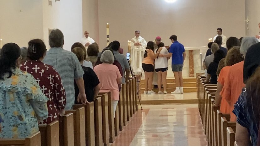 wfaaizzy's tweet photo. Father Eduardo Morales blessed these children tonight during Mass telling them “We are your family. Your mother and father will always find a way to take care of you.”

The children of Irma and Joe Garcia. She was one of 2 teachers killed Tuesday

He died today of a heart attack. https://t.co/wFgnUUBajV