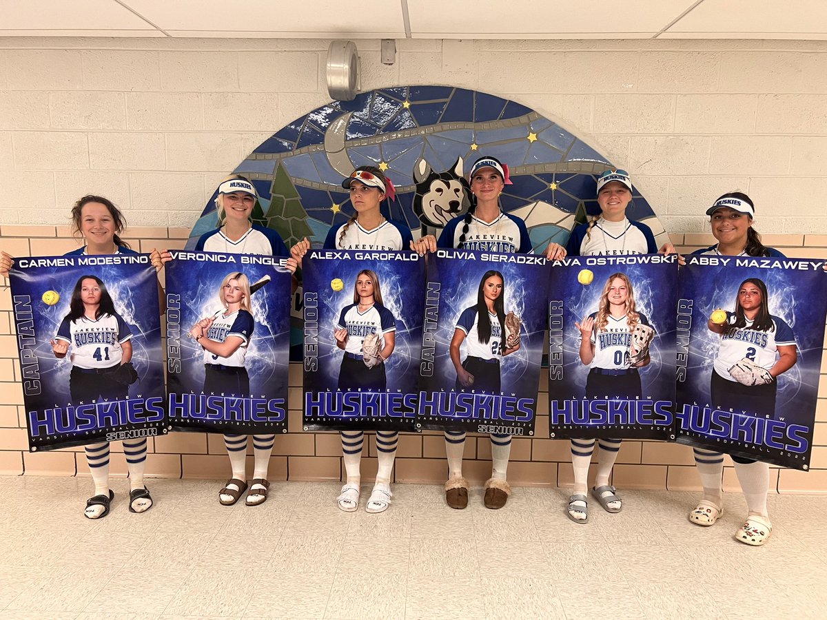Congratulations to these amazing 6 athletes and even better people!! 💙 We are so proud of all of your accomplishments on and off the field!! 👩‍🎓🥎🤍🖤#seniornight2022 #huskiesforlife <a href="/Lviewathletics/">Lakeview Athletics</a> <a href="/SieradzkiOlivia/">olivia sieradzki</a> <a href="/veronic66040494/">binglev1129</a> <a href="/carmenm4141/">Carmen Modestino</a>
