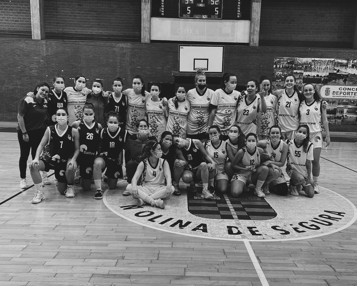 Hicimos trampa. Nunca fuimos 5 en pista.
CHAMPS🥇
<a href="/molinabasket/">Ciudad Molina Basket</a> <a href="/SoltecPower/">Soltec</a> <a href="/BodyTone/">Bodytone</a>