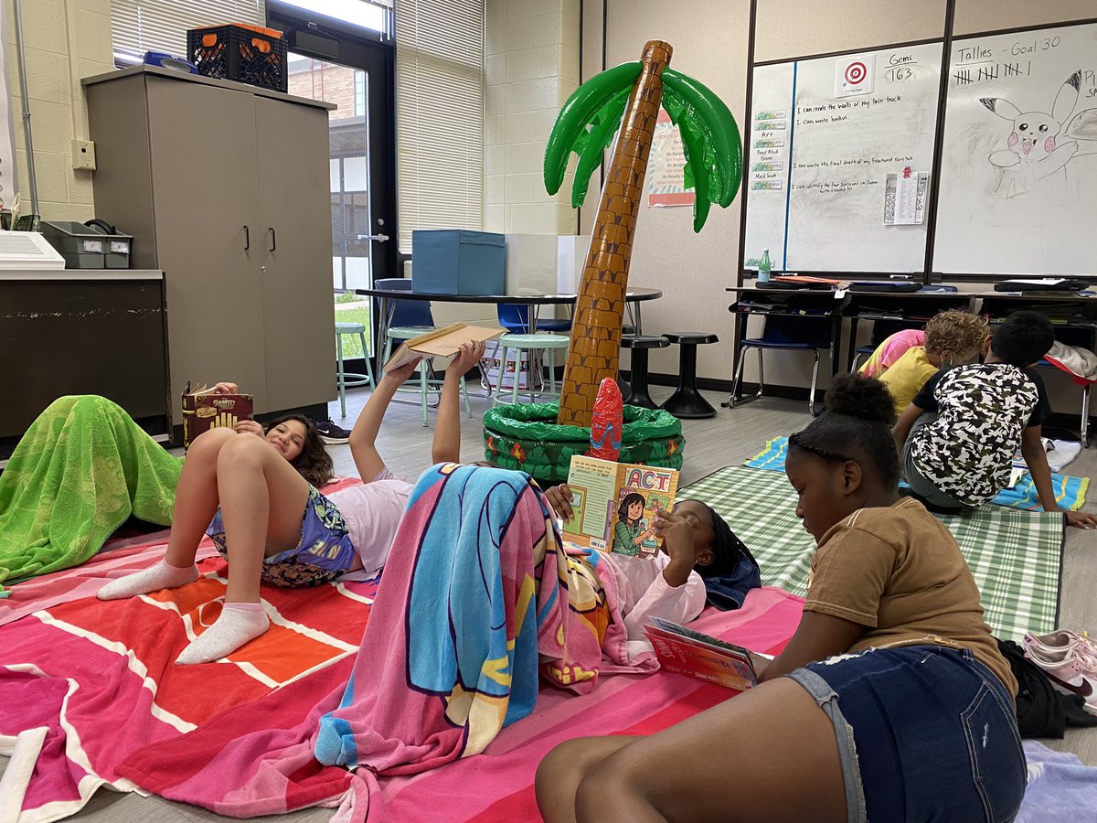 Celebrating a great year together with a trip to the beach. Reading to the sound of ocean waves crashing was a relaxing way to spend our day! #WeAreBeebe