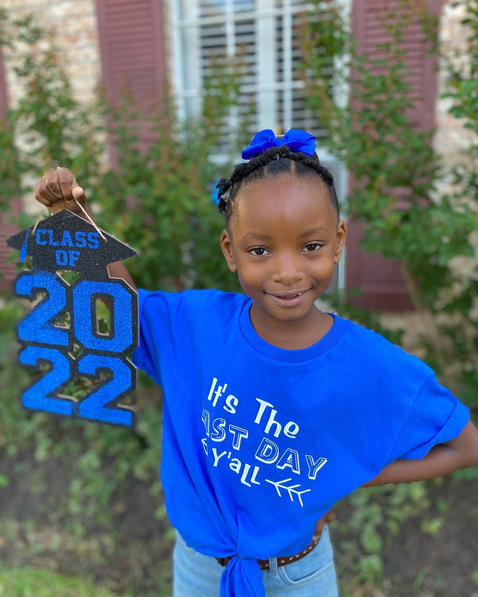 NjeriRichardson's tweet photo. It’s the last day y’all! What an amazing year of transition to the US with my family. Next year, we’ll have a 2nd grade Millsap Mustang and 6th Grade Arnold Buccaneer. #cyfairspirit #millsap #francone #arnold #teachermom #transformation #growth #teamcarty https://t.co/4aLyyBUbxu