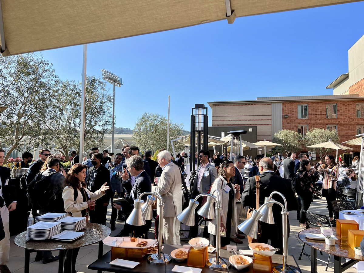 BiocominLA's tweet photo. Loving the ☀️ and this great crowd! Thank you @UCLATDG for an awesome #LABEST2022!
#bioscience #summit #LA https://t.co/cVavbTPOCN