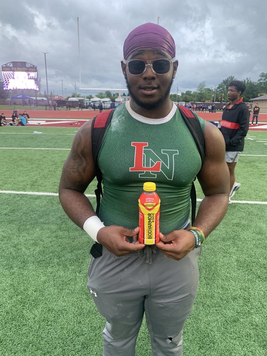 lnwildcats's tweet photo. Jaden Freeney finished 3rd in the shot put and is headed to the State meet! ⁦@LNHSwildcats⁩ ⁦@ltgoodnews⁩ ⁦@coach_mal⁩ https://t.co/Mly2o9pRZM