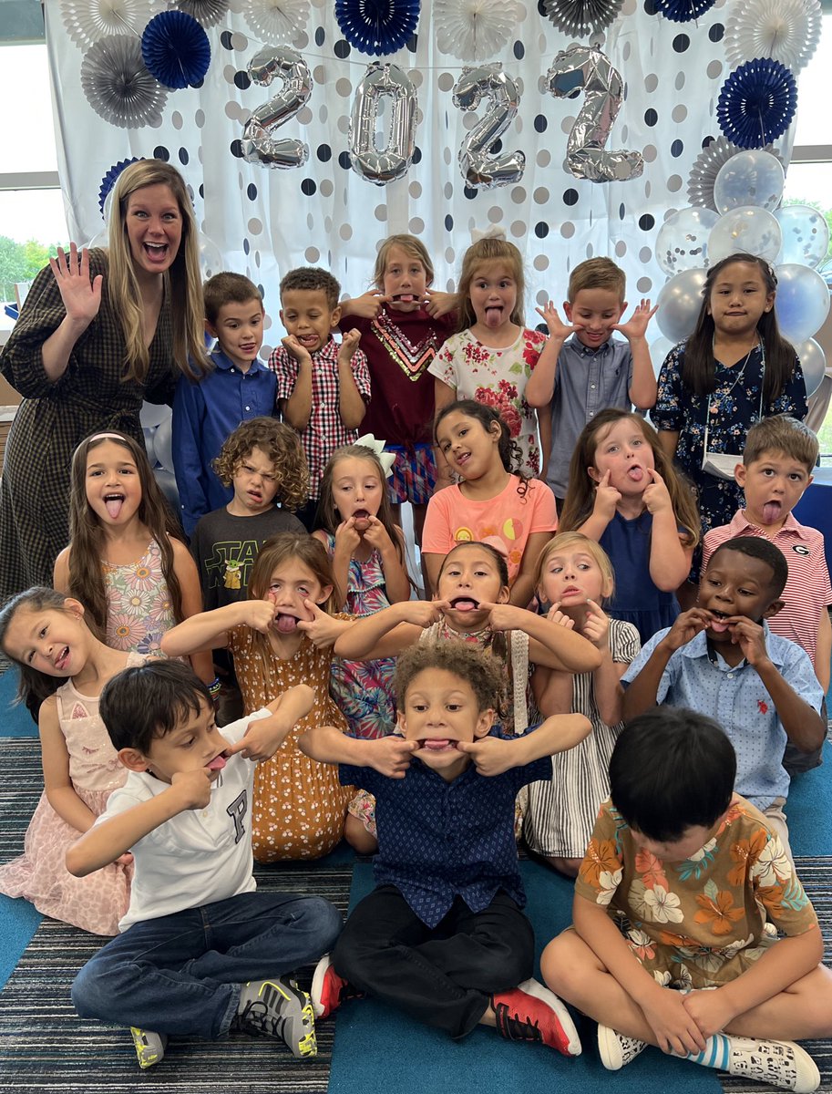 morgankinder2's tweet photo. YOU DID IT PRECIOUS CLASS!! I couldn’t love you more if I tried. I am so proud of each and every one of you, and know you will totally ROCK first grade!! Have the BEST summer Bengals!! 🐾😎🌻🍉☀️⛱💦💙#bengalpride https://t.co/IGkfmgE5D5