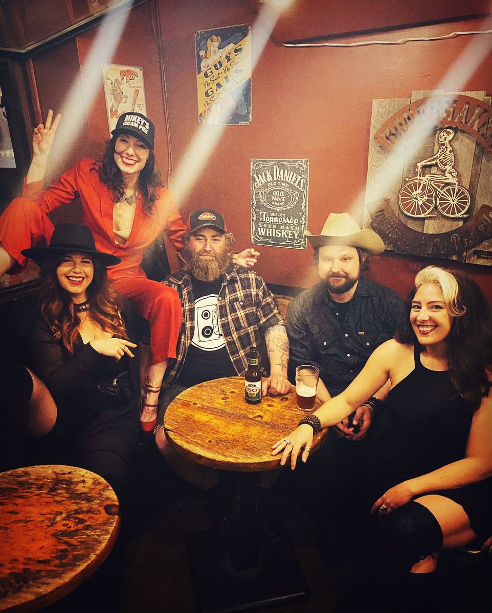 Justine Fischer tweet media