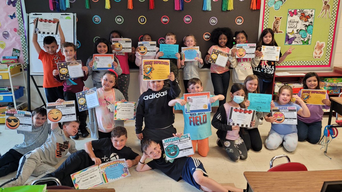Kasper_309's tweet photo. Classroom Awards 🏆 @BrodnickiSchool #d109pride https://t.co/hFHYHpENnm