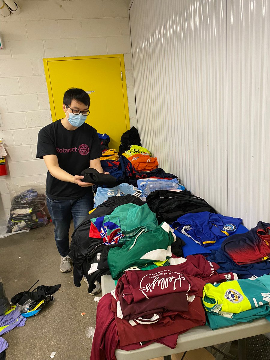 HaltonRotaract's tweet image. For years, Make a Great Pass has been donating used soccer gear to less fortunate communities.
Thanks to Desmond Jordan, Halton Rotaract, community members and high school students, the organization can once again provide gear to communities in Cuba, Egypt, Kenya and Uganda!