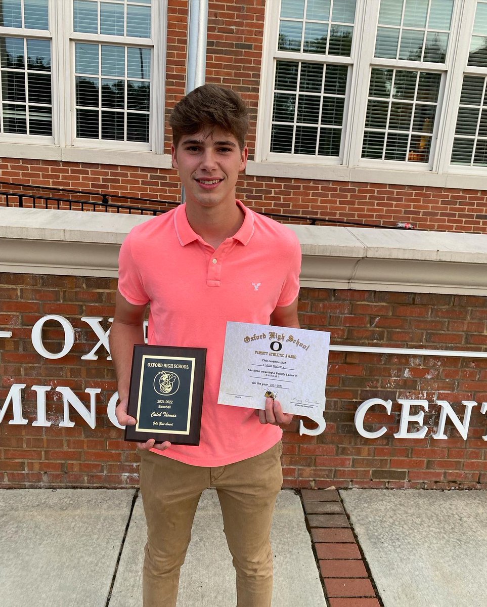 Tonibug5's tweet photo. So proud of @Onlybaseball13 on receiving the Golden Glove Catching Award! Keep up the hard work on and off the field. Thank you to the coaches at Oxford High School for pushing Caleb to be the best he can be. @ChanningThomas5 @OldGoldBB https://t.co/DPOLtCcmhz