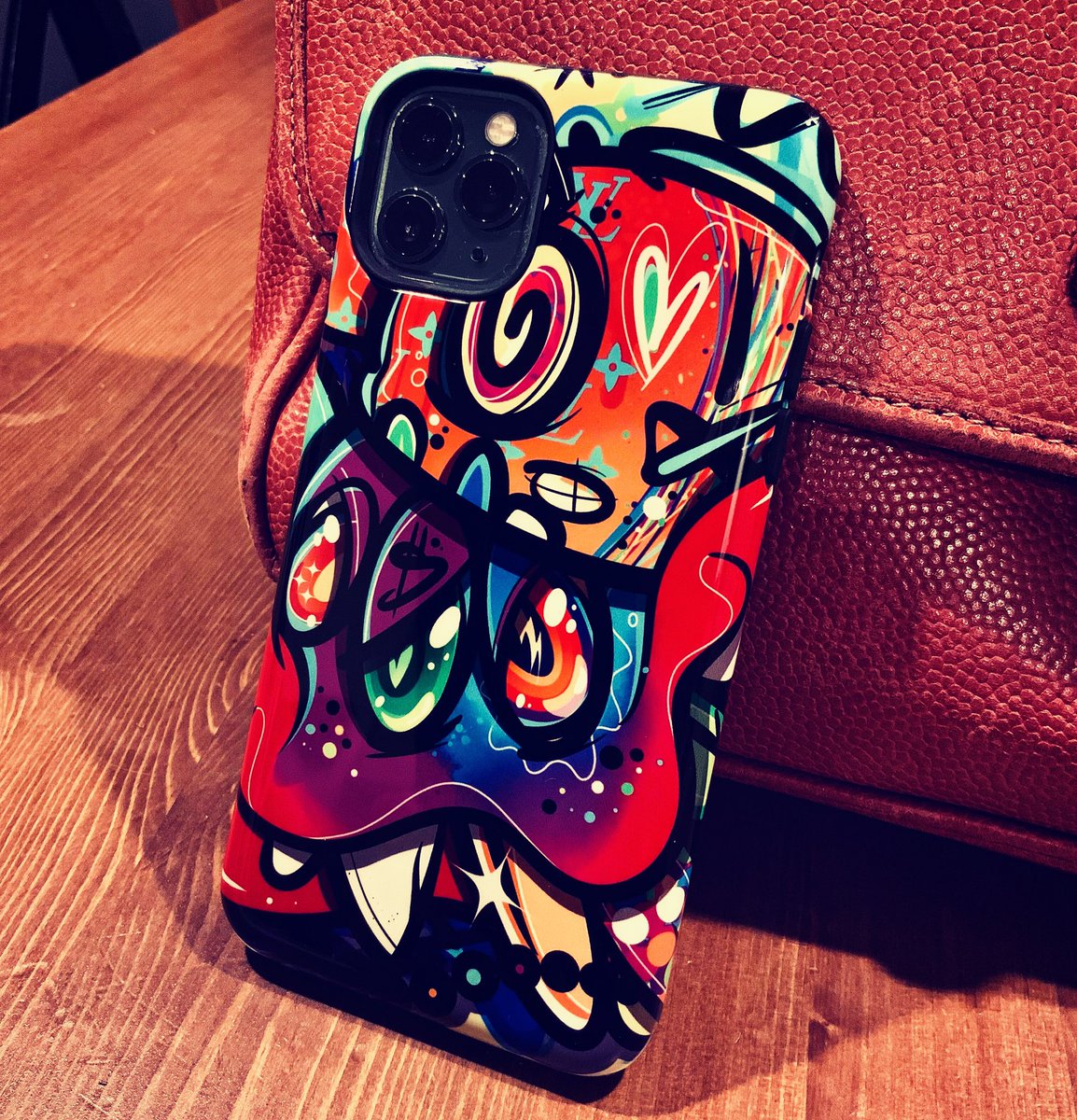 MadeBySaverio's tweet photo. Looks pretty cool as a case.

.
.
#monstas #madebysaverio #ipadgraffiti #graffiti #procreate #ipadart #urbanart #instagraph #streetart #graffitistyle #artist #popart #graffart #urbancontemporary #artculture #artoftheday #artphonecase #phonecase #originalproduct #product https://t.co/JZvFFfTm64