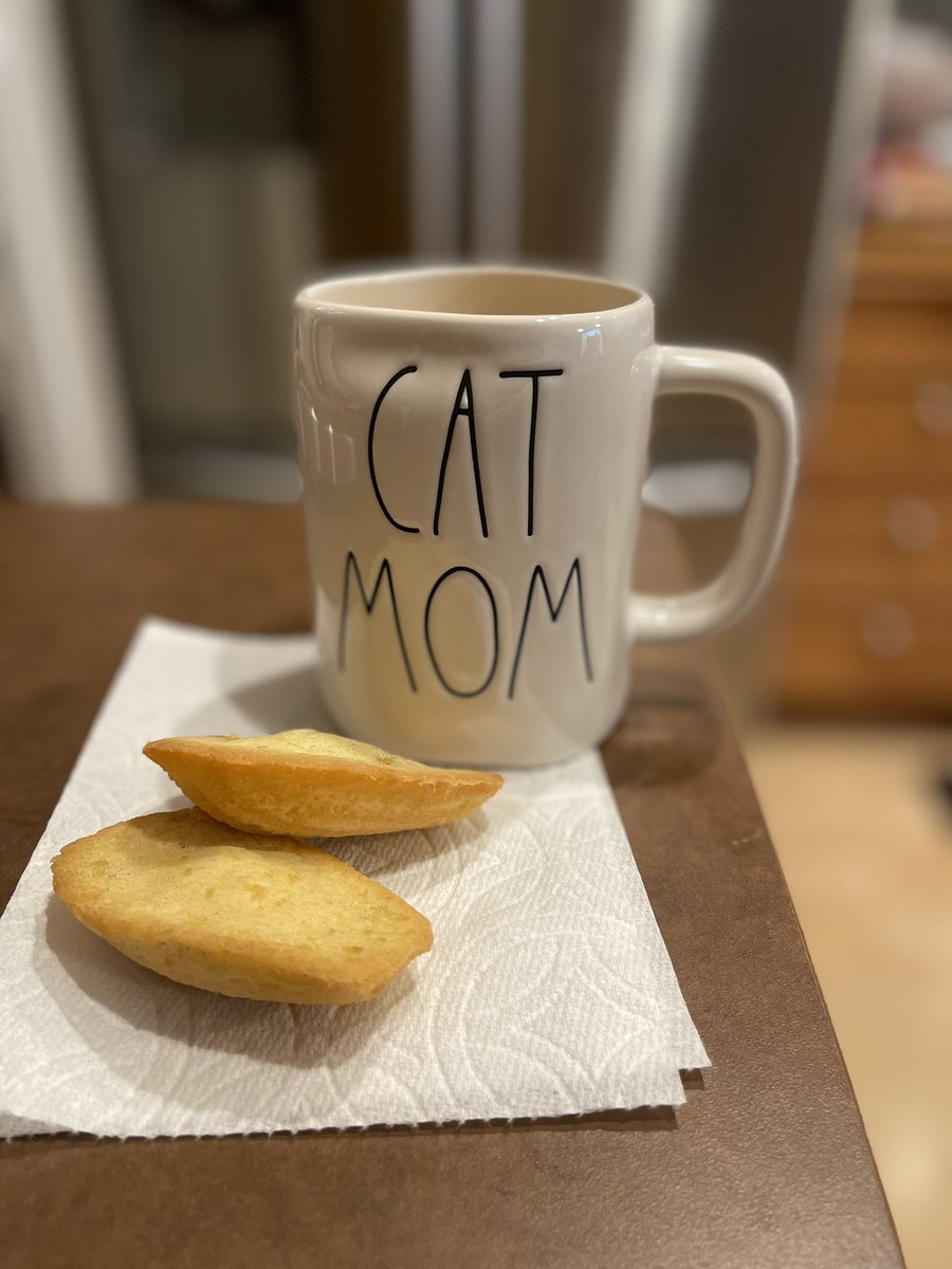 ohjesiam's tweet image. 24 hours into being 40: 

Was told I don’t look a day over 29, got my birthday Starbucks, found my final k-cup of Kahlúa coffee, called my mil a bitch, &amp;amp; my mom a cunt for saying I’m old af. They knew I was joking &amp;amp; laughed so hard they wet their adult diapers. 

#welcometo40