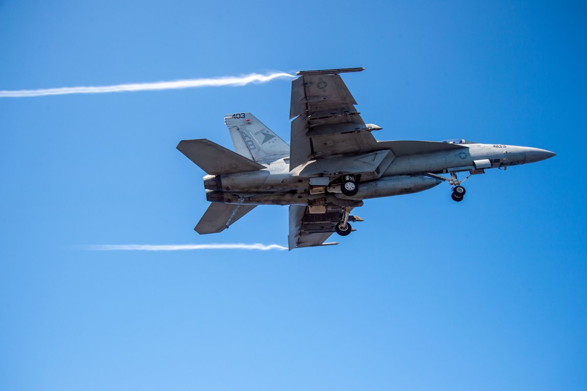 USNavy's tweet photo. Keep your eyes on the sky. 🕶️ #FlyNavy
F/A-18E Super Hornets from #VFA34 and #VFA81 conduct #FltOps with @USSHARRYSTRUMAN in the #MediterraneanSea.#TopGun
See #TopGunMaverick in theaters May 27. https://t.co/1EUrJZjcR2