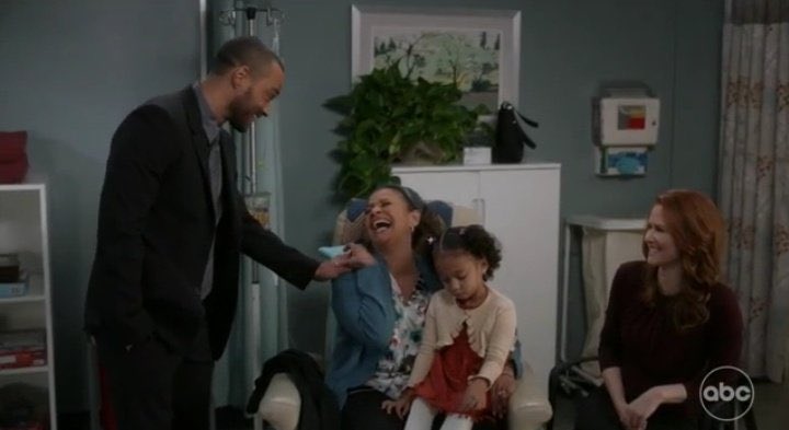 lionheartapril's tweet photo. @sarahdrew this picture 🥺 this family!!!! #asksarah #greysanatomy #JAPRIL https://t.co/khwVl82E1y