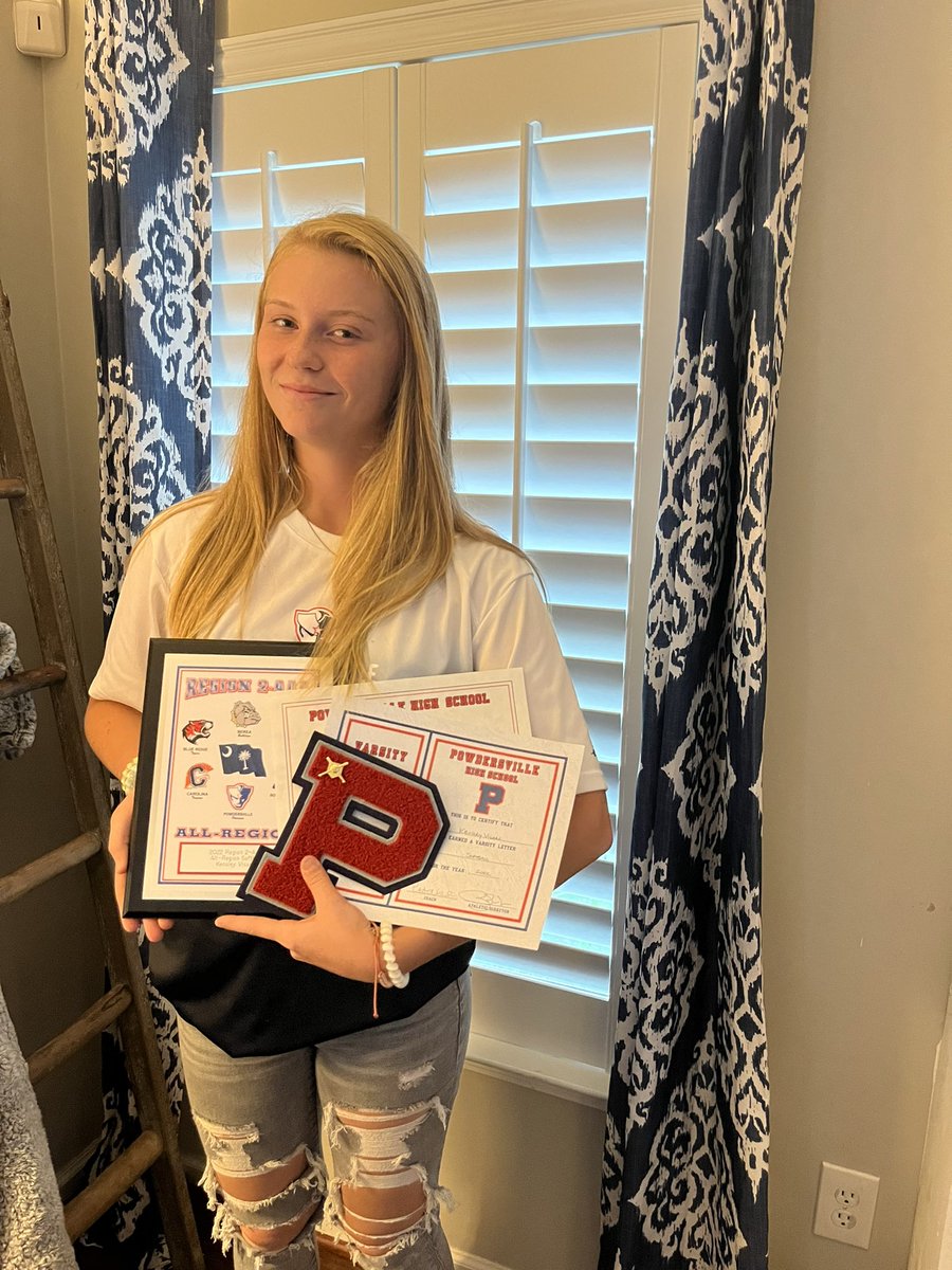 kensley_vicars's tweet photo. What a year! #7thgrade #co2027 #varsityletter #region2AAA #Allregion @PowdersvilleSB @EliteSC14UNtnl @SoftballDown @CoastRecruits @PVMSPatriots @tori_polk22 @coachjameson44 @TAProfileAPP @Los_Stuff https://t.co/0MlCUdxIs5