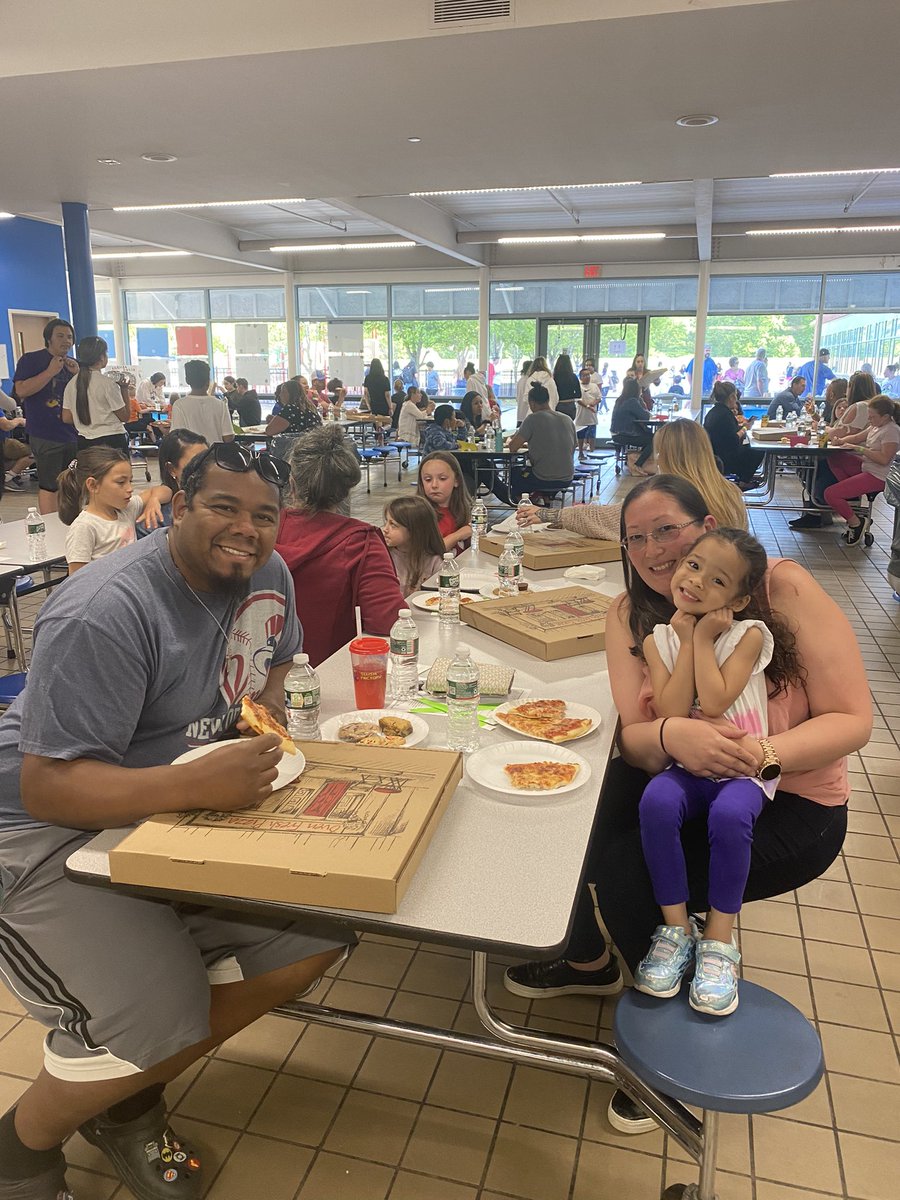 Thanks Peer Leaders, Student Council and our PTO for hosting the Mama Tenney Culture Fair. Food, family, art and learning about each other - a great night!