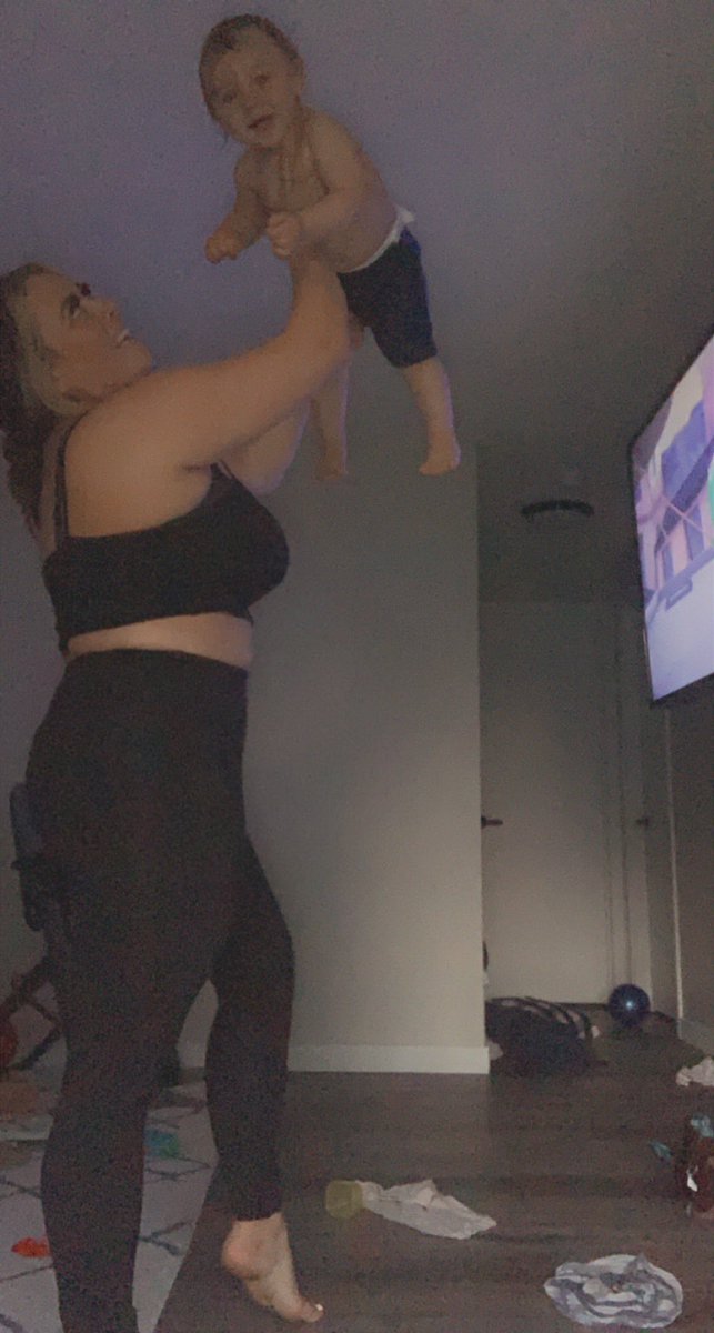tealannxo's tweet photo. Flying is more fun than cleaning. https://t.co/XHf9ET6OIA