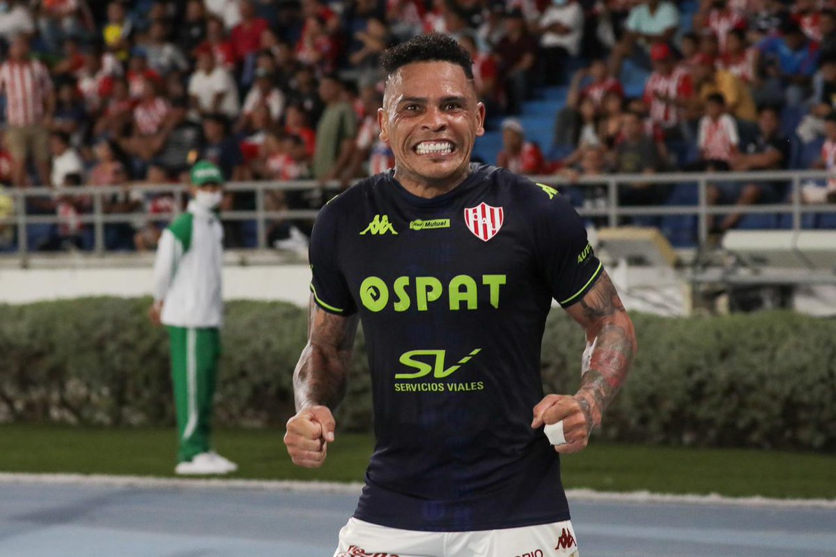 clubaunion's tweet photo. ¡Loco un poco, nada más! 🤪 https://t.co/VGWTEgn44F