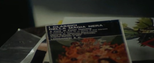 BooksInFilms1's tweet photo. I Classici della Magia Nera by Peter Haining (ed.). Non si Sevizia un Paperino (Lucio Fulci, 1972) #BooksInFilms #BooksInMovies #PeterHaining #LucioFulci. Thanks @cine_magique. Explore more real books in films in https://t.co/fV7vrFpenB https://t.co/xDyjyMyyVp