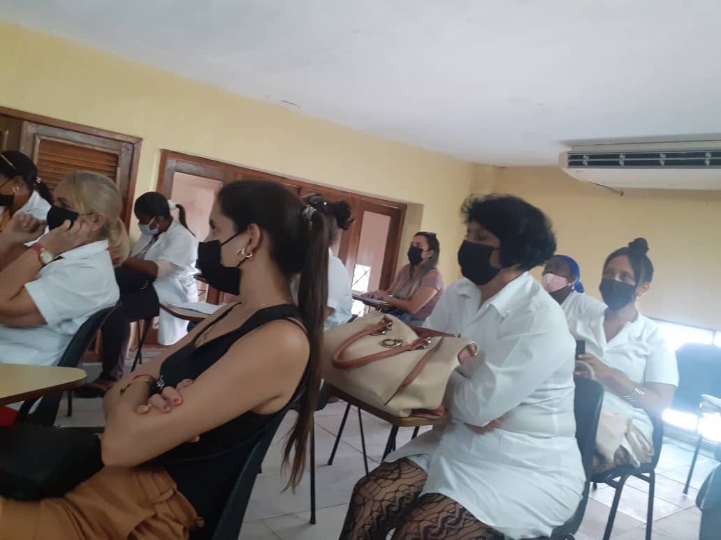 VdamColon's tweet photo. Se realiza en Colón taller sobre poblaciones claves https://t.co/IwyTZ5pzTp