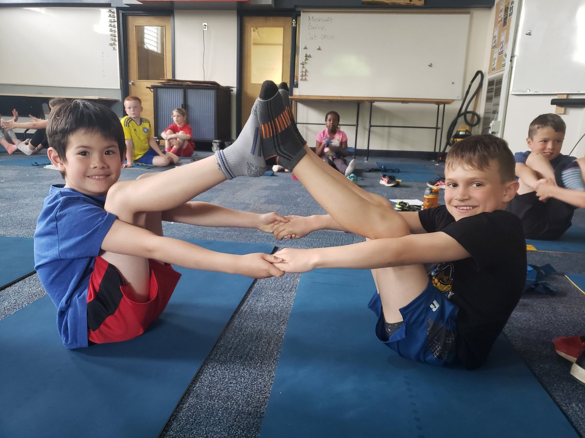 MrsLHill2's tweet photo. Partner boat poses in yoga today! We love working together to support each other in 3-1 
Another wonderful mindful movement session made possible by our grant from @HaltonLearnFDN 
@JohnTTuckPS @HDSB_smhwb @HaltonDSB #gradethreeJTT #Mindfulness #collaboration https://t.co/hsG77SEzbP