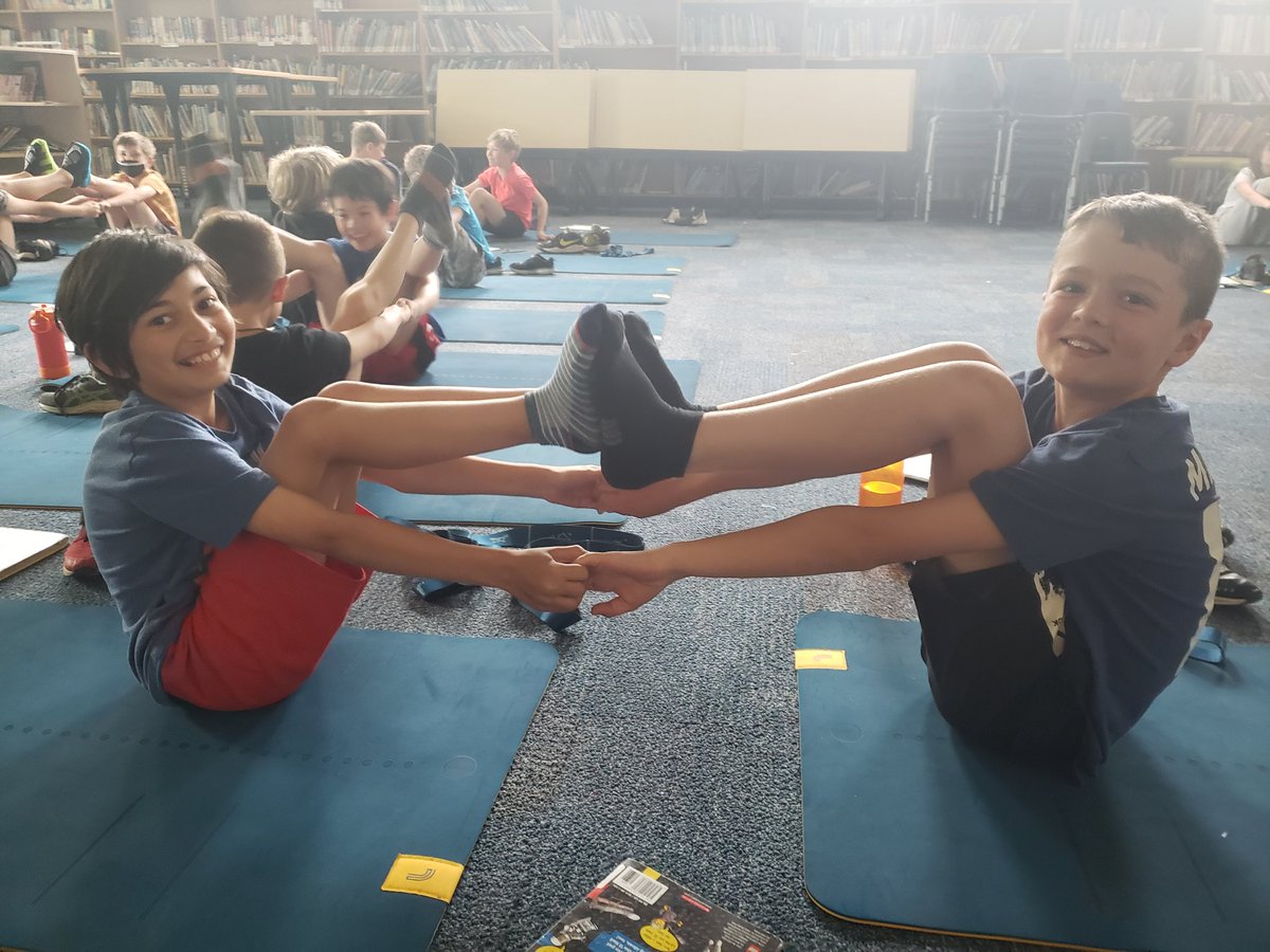 MrsLHill2's tweet photo. Partner boat poses in yoga today! We love working together to support each other in 3-1 
Another wonderful mindful movement session made possible by our grant from @HaltonLearnFDN 
@JohnTTuckPS @HDSB_smhwb @HaltonDSB #gradethreeJTT #Mindfulness #collaboration https://t.co/hsG77SEzbP