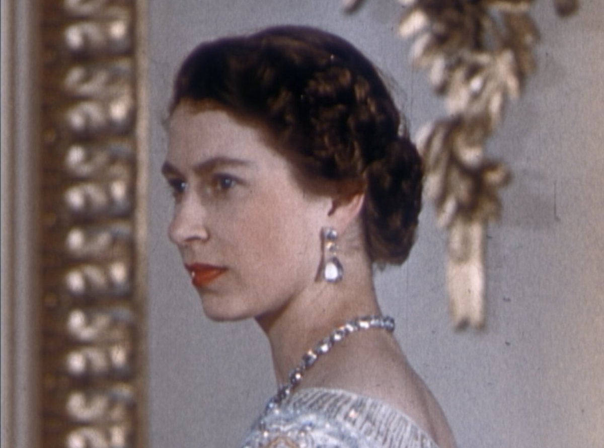 “Elizabeth: A Portrait in Parts” is Late Director Roger Michell’s Tribute to an Unchanging Monarch bit.ly/3MSDu8F