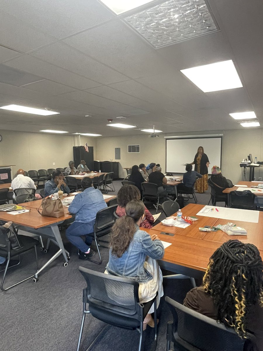 RashekaHenry's tweet photo. Coalition of Involved African American Parents Meeting #CIAAP #BlackStudentAchievementInitiative #ParentVoices #StudentVoices https://t.co/GUIvgfVjtC