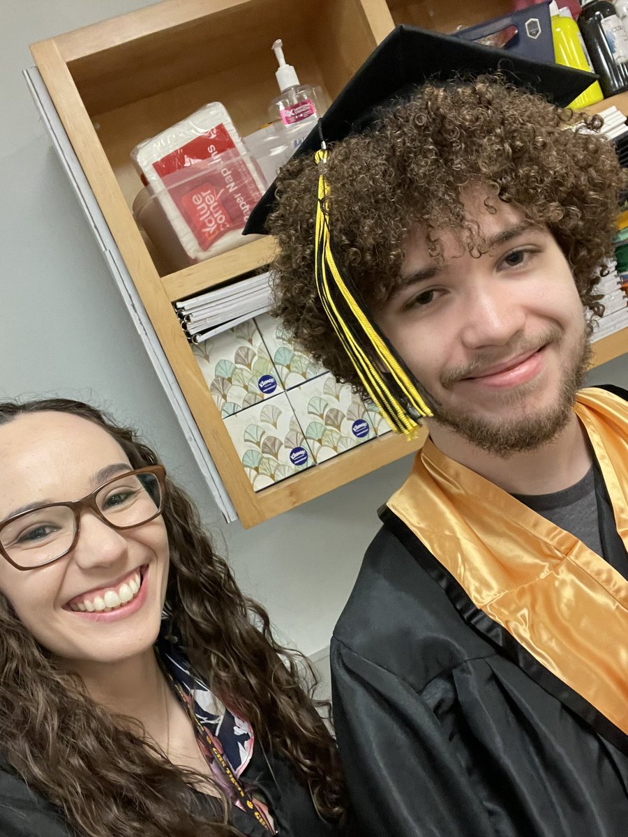 GilbertEsports's tweet photo. It’s graduation night! Congrats to all of our esports seniors that are graduating. Way to go tigers! Shout out to @allyosmnm our graduating LoL captain! https://t.co/9ynD1iRAnA