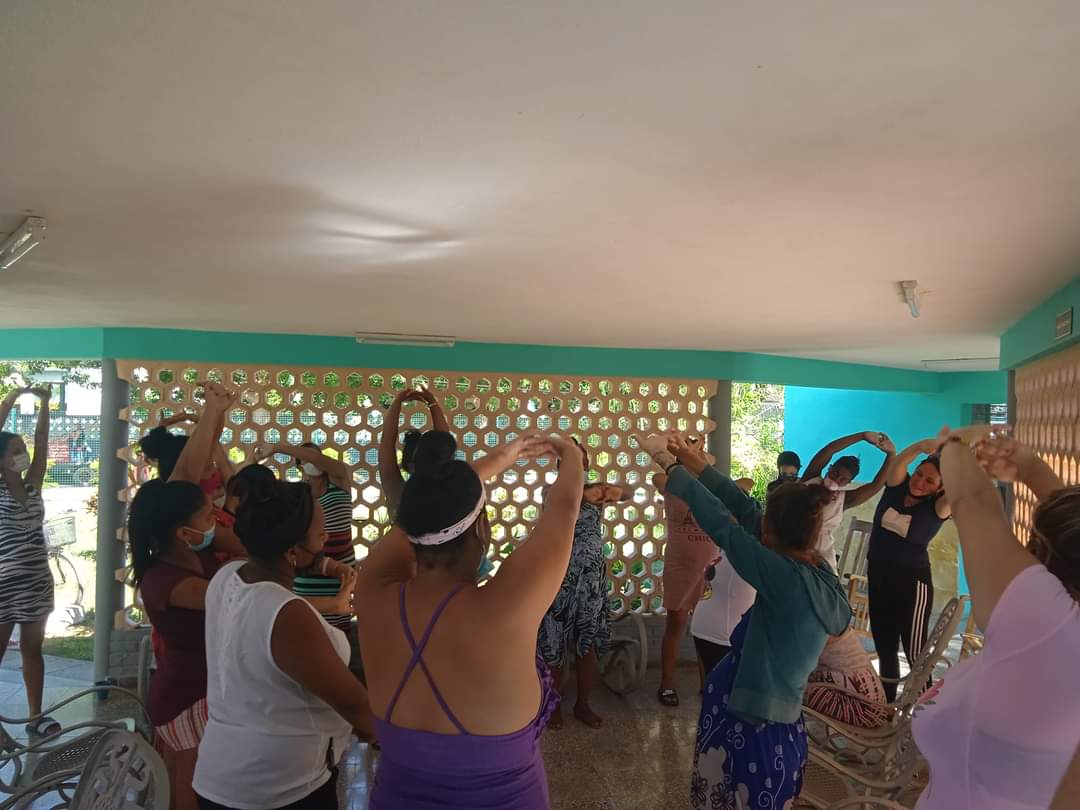 VdamColon's tweet photo. En el hogar materno de nuestro municipio de Colón las embarazadas realizan ejercicios. Todos en función del bienestar de nuestras gestantes.
#Salud_Colon
#CubaPorLaSalud 
@Salud_Colon 
@DrLazaroSuarezi 
@luiswong04 https://t.co/Sd1ctLXN58