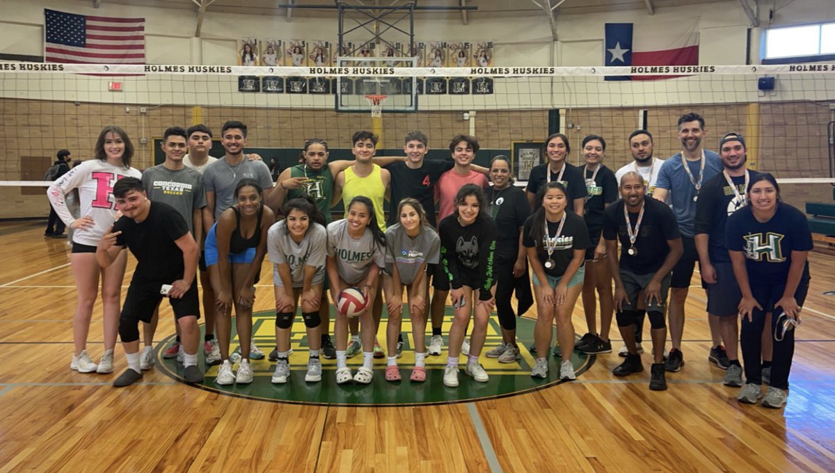 Lady Huskies tweet media