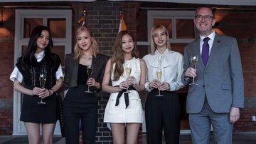 Blackpinkジェニ テヒョン熱愛説 後初公の場 英大使館パーティー出席 デバク