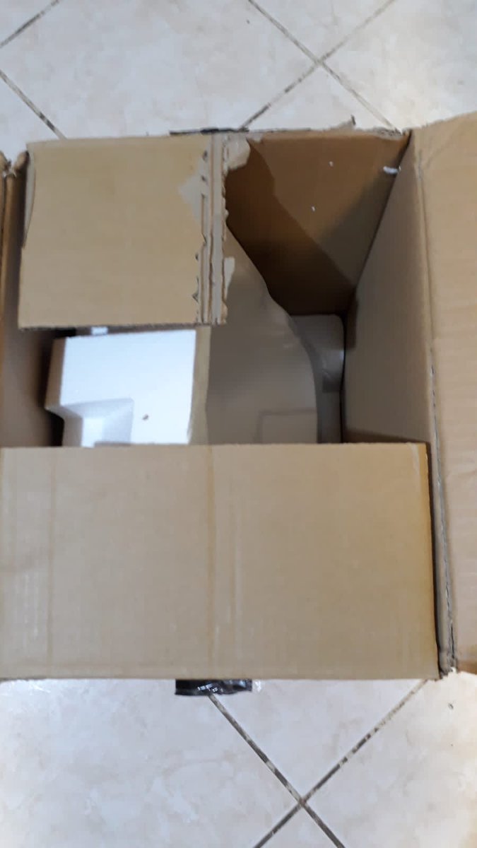 GiovanniMojarro's tweet photo. @Stephussss @Mercadolibre @MercadoPagoMex @Profeco @ML_Ayuda Adjunto pruebas de la cochinada que entregaron. Cómo se puede observar claramente no es un producto nuevo. https://t.co/KYCPYkJSBM
