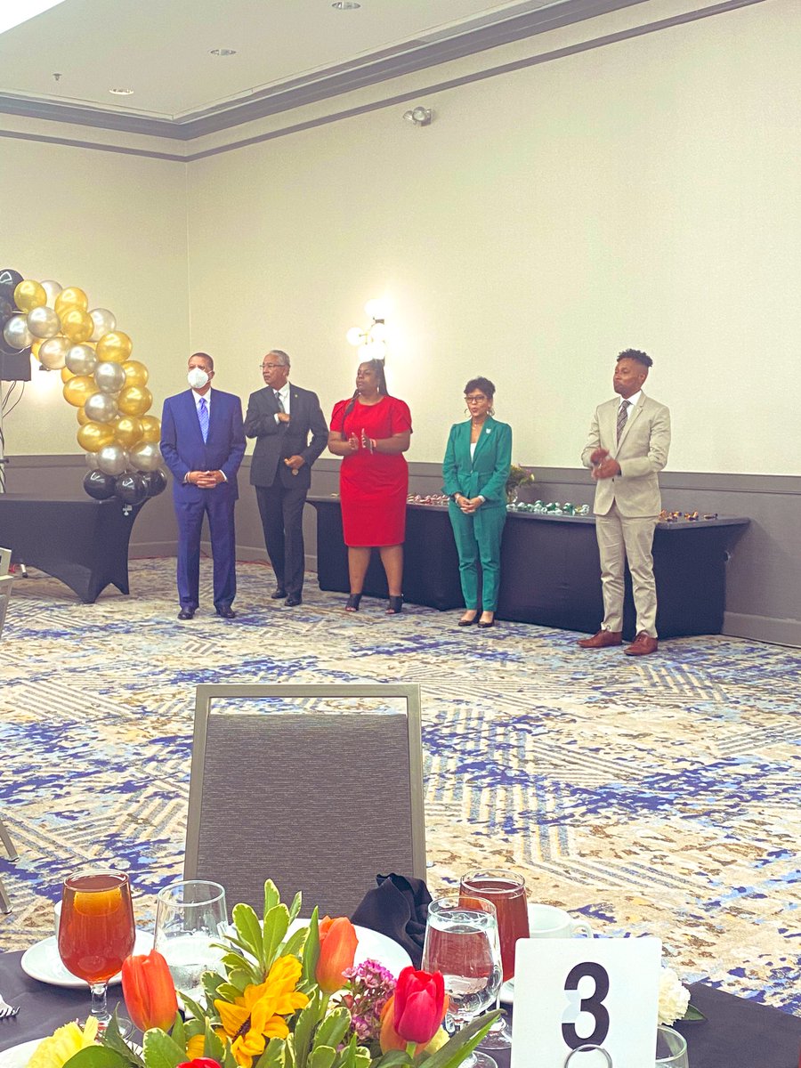drsbarreau's tweet photo. Unabashed brilliance at its finest!  Kudos to the honorees for their amazing academic accomplishments! @HamptonCSchools  @KecoughtanHigh @high_bethel @HamptonHighSch @PhoebusHS1 @RaymondLHaynes @caggianojohn1  @RalphJSaunders1 @vwhiteman_KHS @jtharris_PHS @crabber_ep https://t.co/7q0jFKSJTL