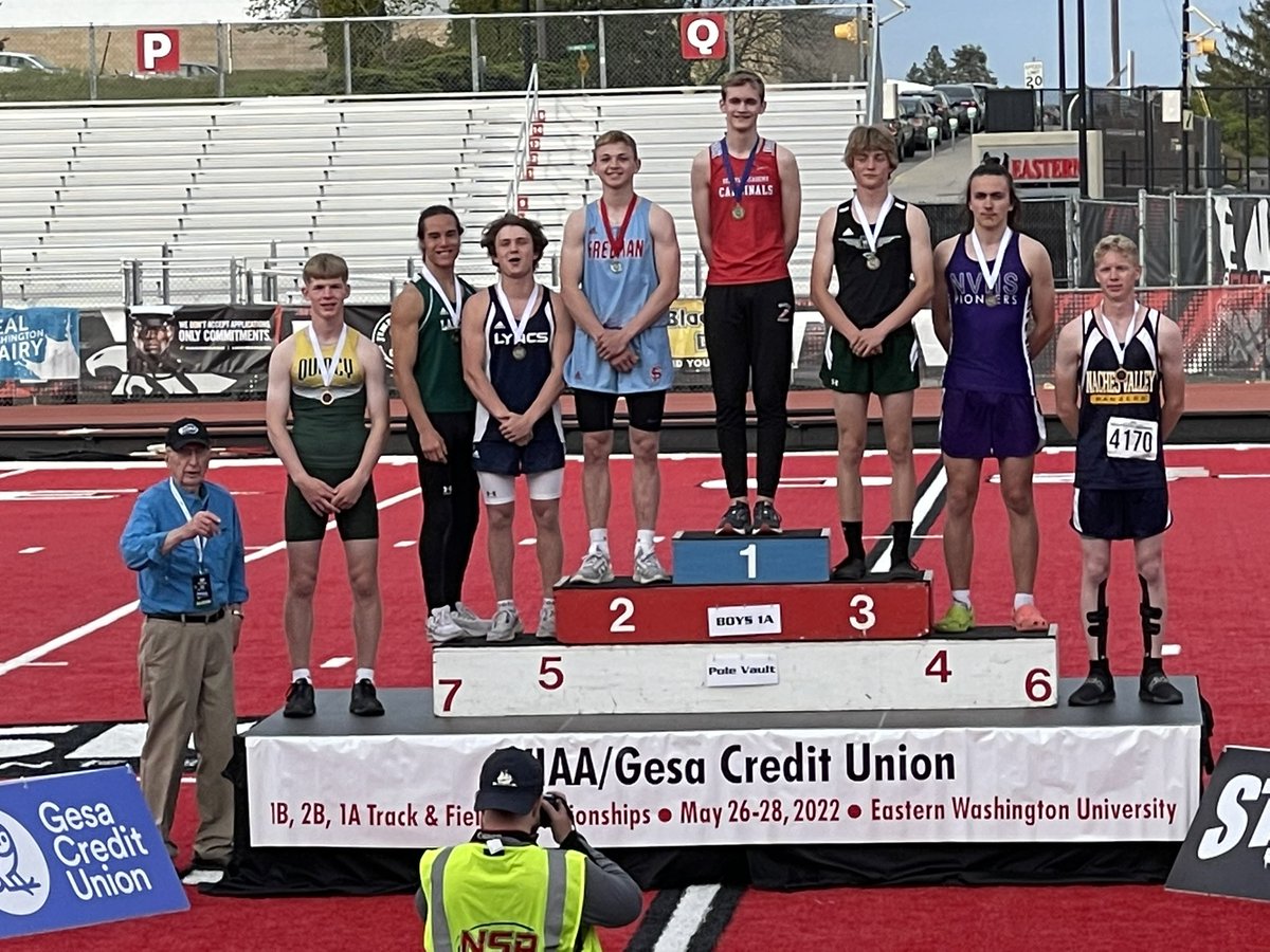 Aaaaaaand we have our first State Champion! Shay wins the Pole Vault with a vault of 13’6”!! To thunderous applause from the crowd! Great start to the @wiaawa State 1A Track Championships! Let’s Gooooo!!! @SeattleAcademy @SAASCardinals #gocardinals #champlife