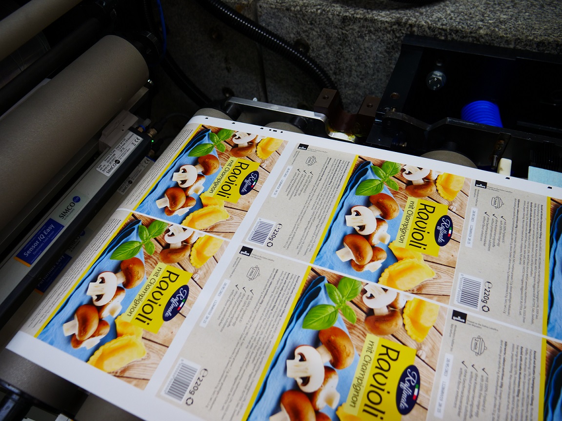 Gallus_Group's tweet photo. This great label is a food-compliant label which was printed on the #Gallus Labelfire Low Migration. More details to the Gallus #Labelfire Low Migration learn on our website: https://t.co/qyqgHHbaZK
#LowMigration #digitalprinting #labelprinting https://t.co/7QEevU3LzL