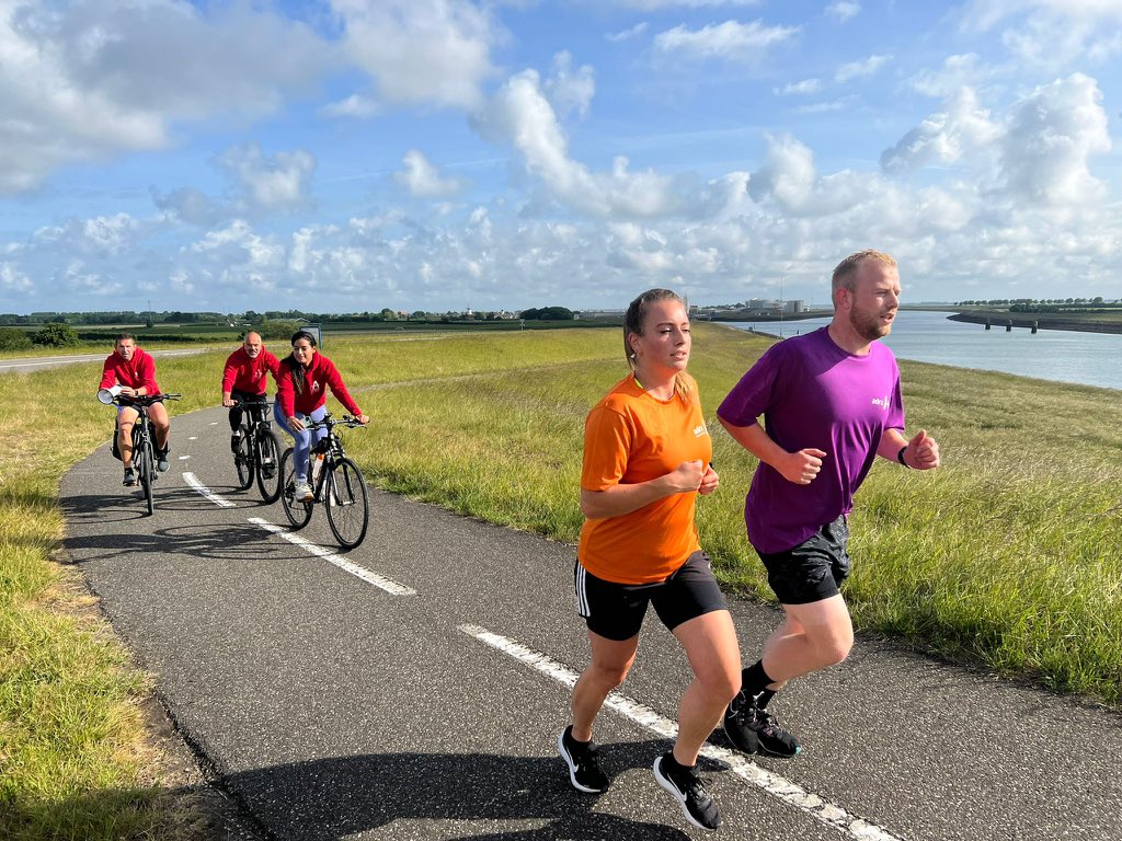 AdrzSgo's tweet image. Bikkelen door het mooie Zeeland! @BestuurNVSHA @adrziekenhuis @SGOfonds 
#renvoorjeseh #sgorun #emergencymedicineday