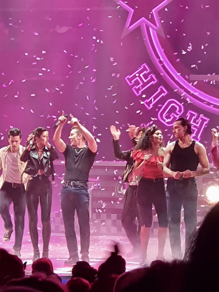 WHYCNunhead's tweet photo. #brilliant performance of @greasemusical @DominionTheatre last night! Especially @MrPeterAndre! #thaks @JPFoundation #GreaseIsTheWord #youthwork https://t.co/hQ0pWIXwCL