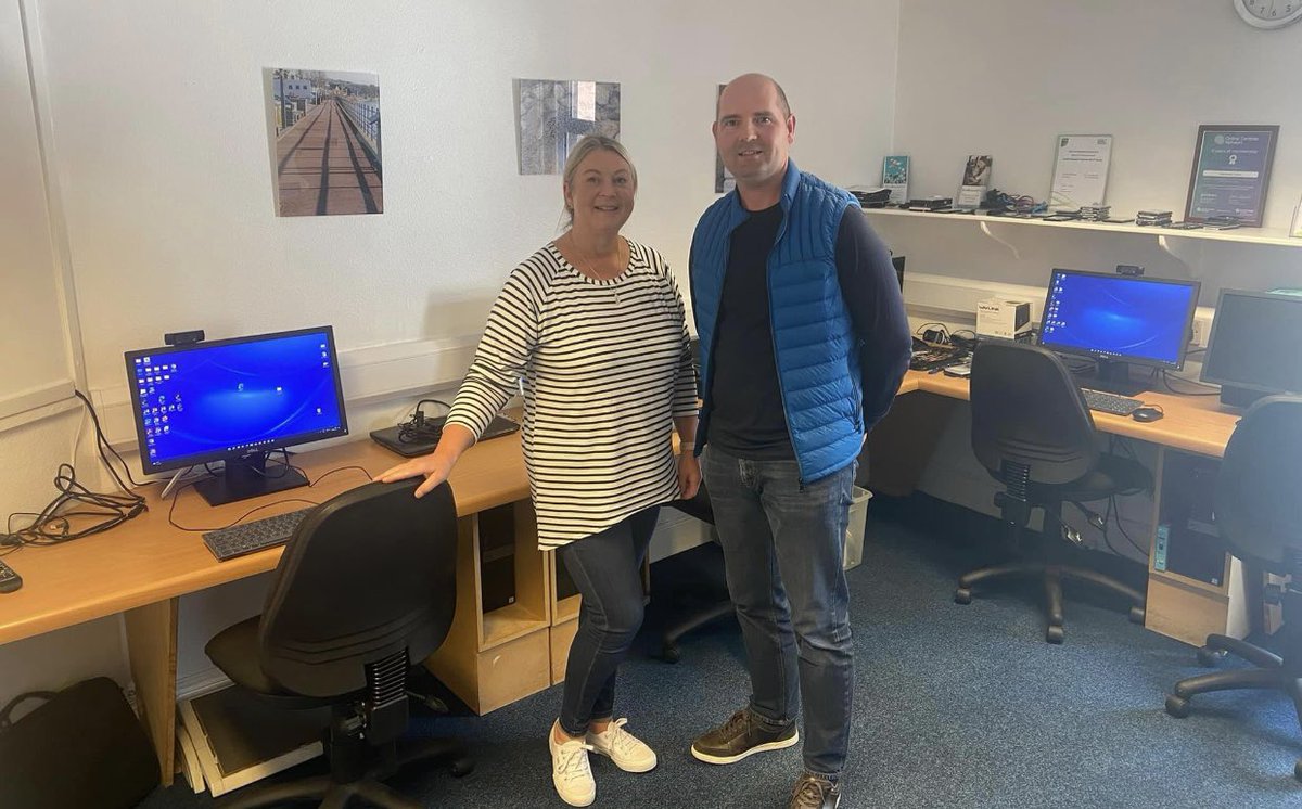PaulineDrysdale's tweet photo. Meeting the amazing Jackie & Allan at Castle Douglas IT Centre yesterday was such a great pleasure. They are there to help with all issues IT related & are most helpful & approachable. #Castledouglascommunitycentre #castledouglasITcentre #calltobook https://t.co/2oylATi9eZ