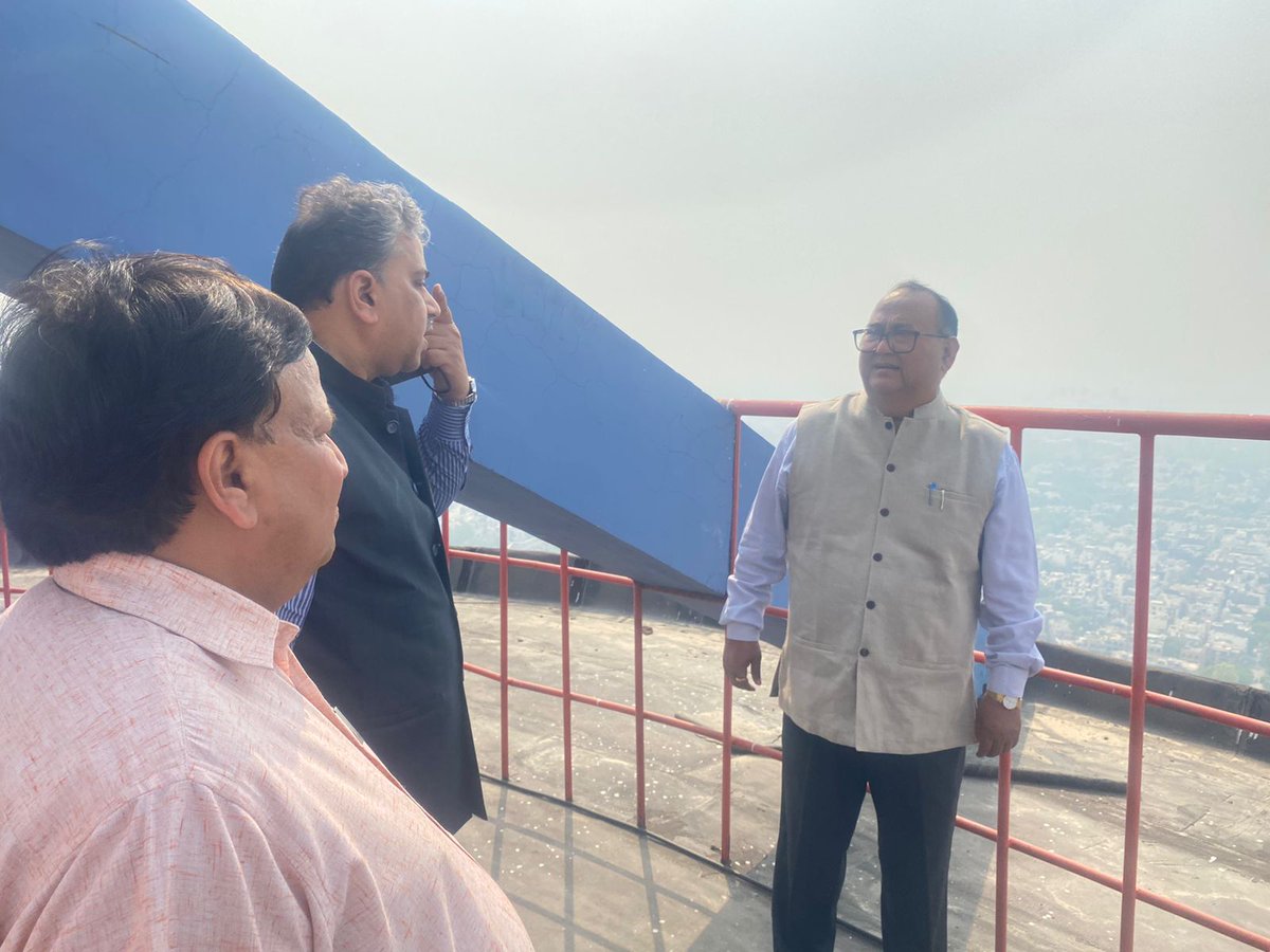 DPSNegiMF's tweet photo. Visited Pritampura TV Tower, one of the Delhi's iconic and master piece of technical excellence.The city as seen from the top of the tower through 360° camera is truly mesmerizing and indeed a delight, also reviewed the working of iconic tower. https://t.co/3MdNI5IYD3