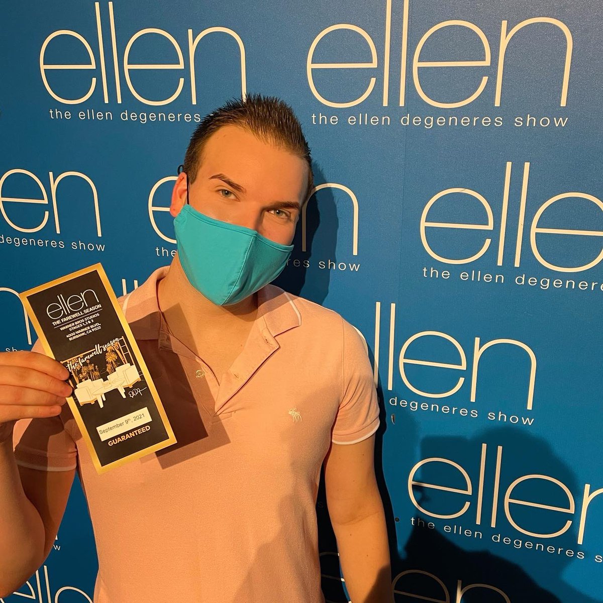 iSeeCyrus's tweet photo. In honor of @TheEllenShowโs final episode, here I am at a taping of this final season!! ๐คฉ
Thank you @TheEllenShow for all of the joy and laughter over the years!
๐โจ๐
#EllensFinalSeason #ImAtEllen #BeKindToOneAnother https://t.co/7mjiZQFeQm