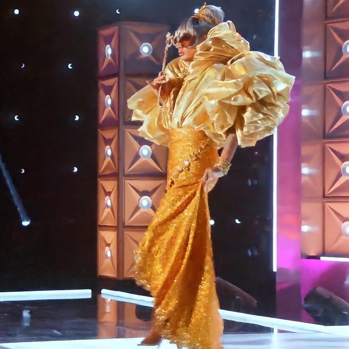 elqouture's tweet image. raja did what needed to be done! #DragRace #AllStars7