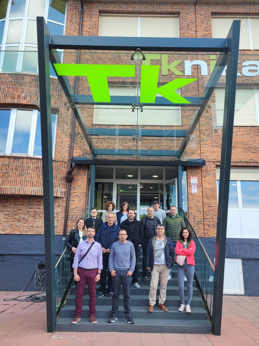 tknika's tweet photo. Hemos finalizado la semana con 2 visitas. Por un lado miembros del proyecto #DigitalVet de Irlanda, Dinamarca, Grecia, Turquía y Macedonia del Norte.
Por otro lado, desde Malasia, hemos contado con Omar Muhd Khaizer, tecnólogo de la Universidad de Putra.
¡Gracias por la visita! https://t.co/xRD2xZxWFH